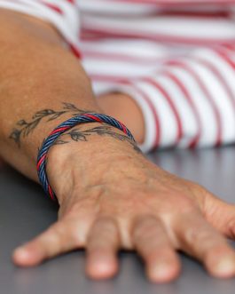 BRACELET CHANVRE BLEU AVEC UN BRIN ROUGE